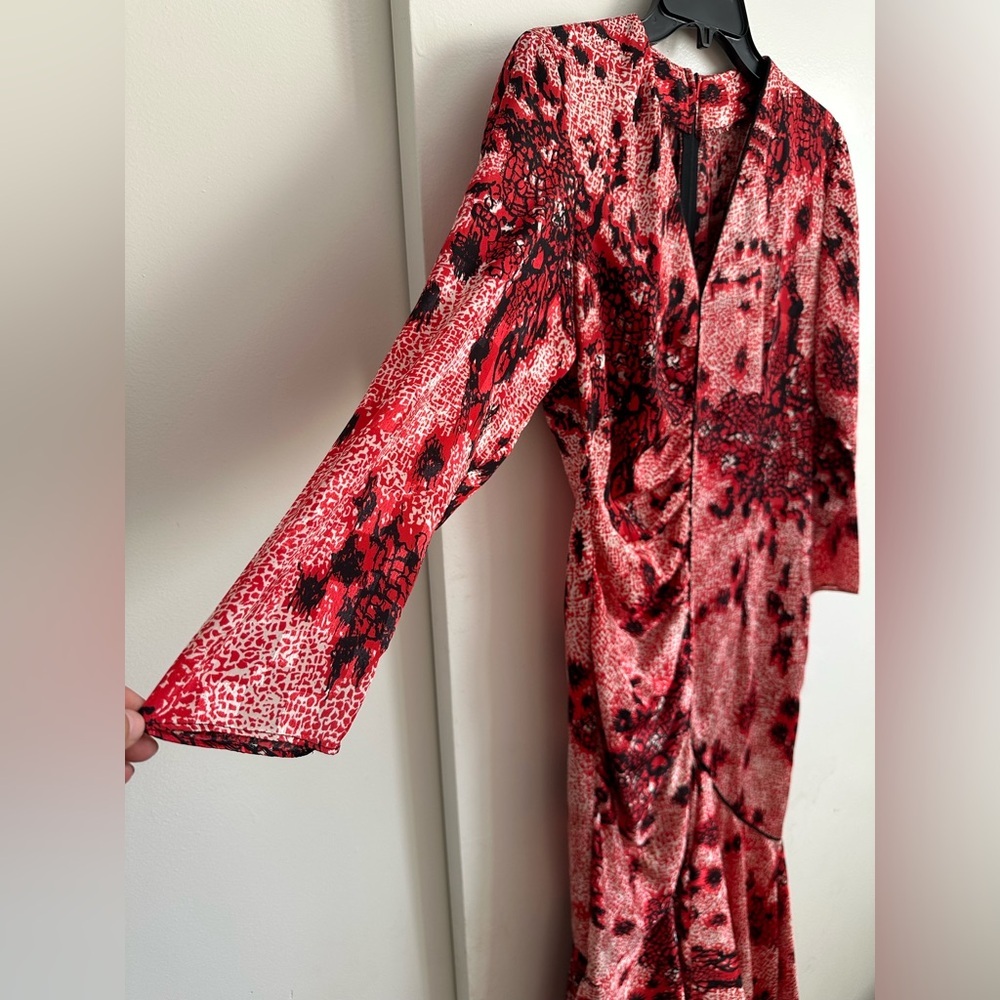 Elegant Asymmetrical Red and Black Dress - Picture 5 of 16